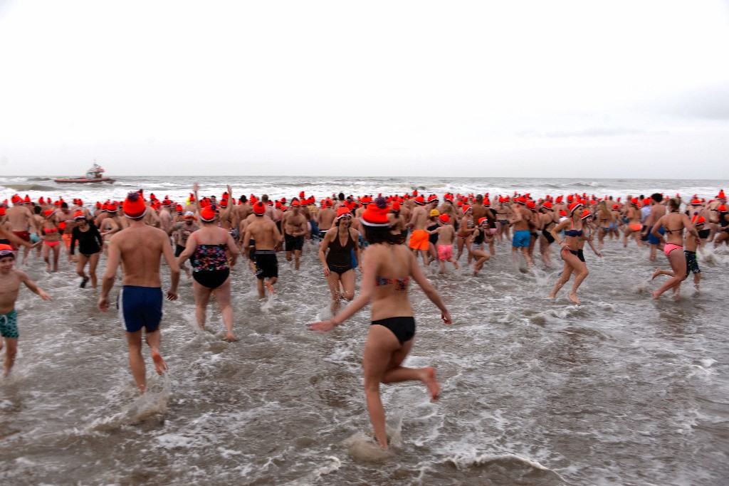 ../Images/Nieuwjaarsduik Nederzandt 2018 057.jpg